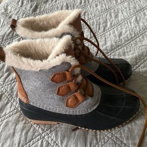 Size 6 Duck Boots Lined